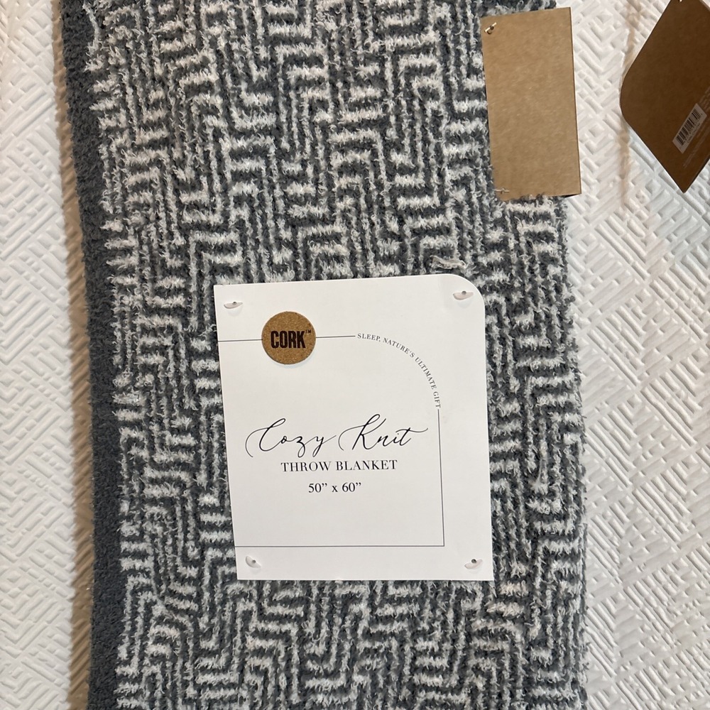 Cork, Sherpa throw blanket 50x60, Grey Pattern! New